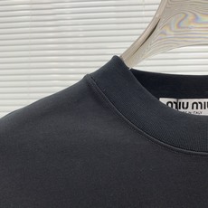 PMIU MIU 🔥🔥高端定制 2025秋冬新款首发专柜最新款长袖打底单穿400克纯棉重工凹凸图案设计 PMIU MIU 🔥🔥高端定制 2025秋冬新款首发专柜最新款长袖打底单穿400克纯棉重工凹凸图案设计