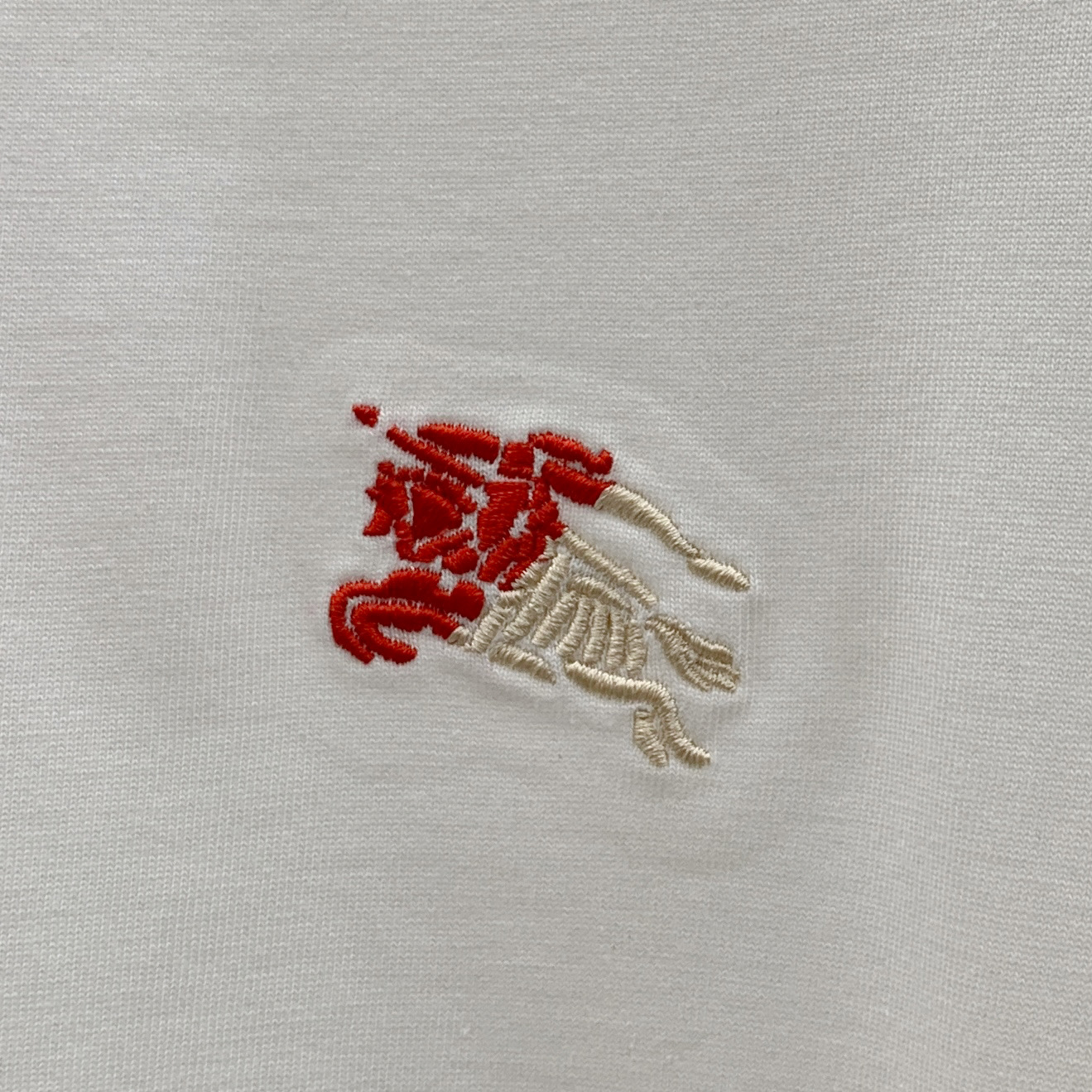 P巴宝莉25ss秋季【新品】新款贸易订单圆领长袖打底衫长袖T恤网红款！上身舒适透气，不僵硬，整体有着丰富