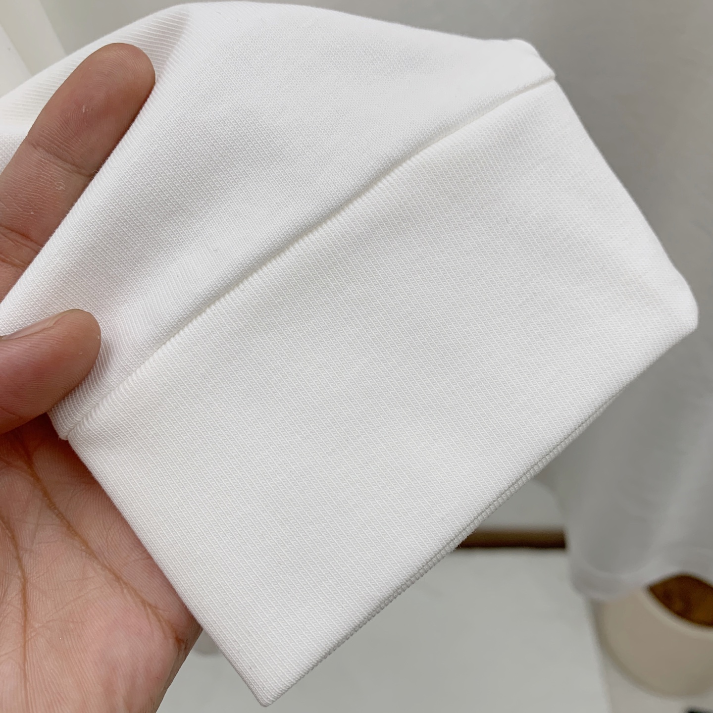 P巴宝莉25ss秋季【新品】新款贸易订单圆领长袖打底衫长袖T恤网红款！上身舒适透气，不僵硬，整体有着丰富