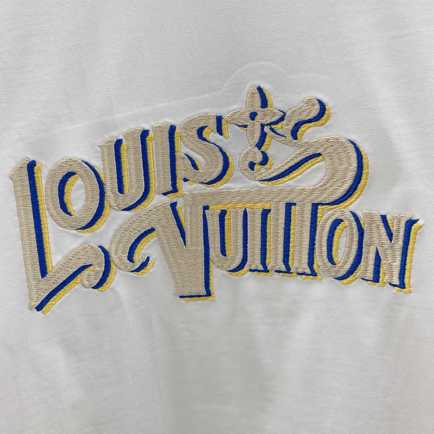 PLV 25ss秋季【新品】新款贸易订单圆领长袖打底衫长袖T恤网红款！上身舒适透气，不僵硬，整体有着丰富