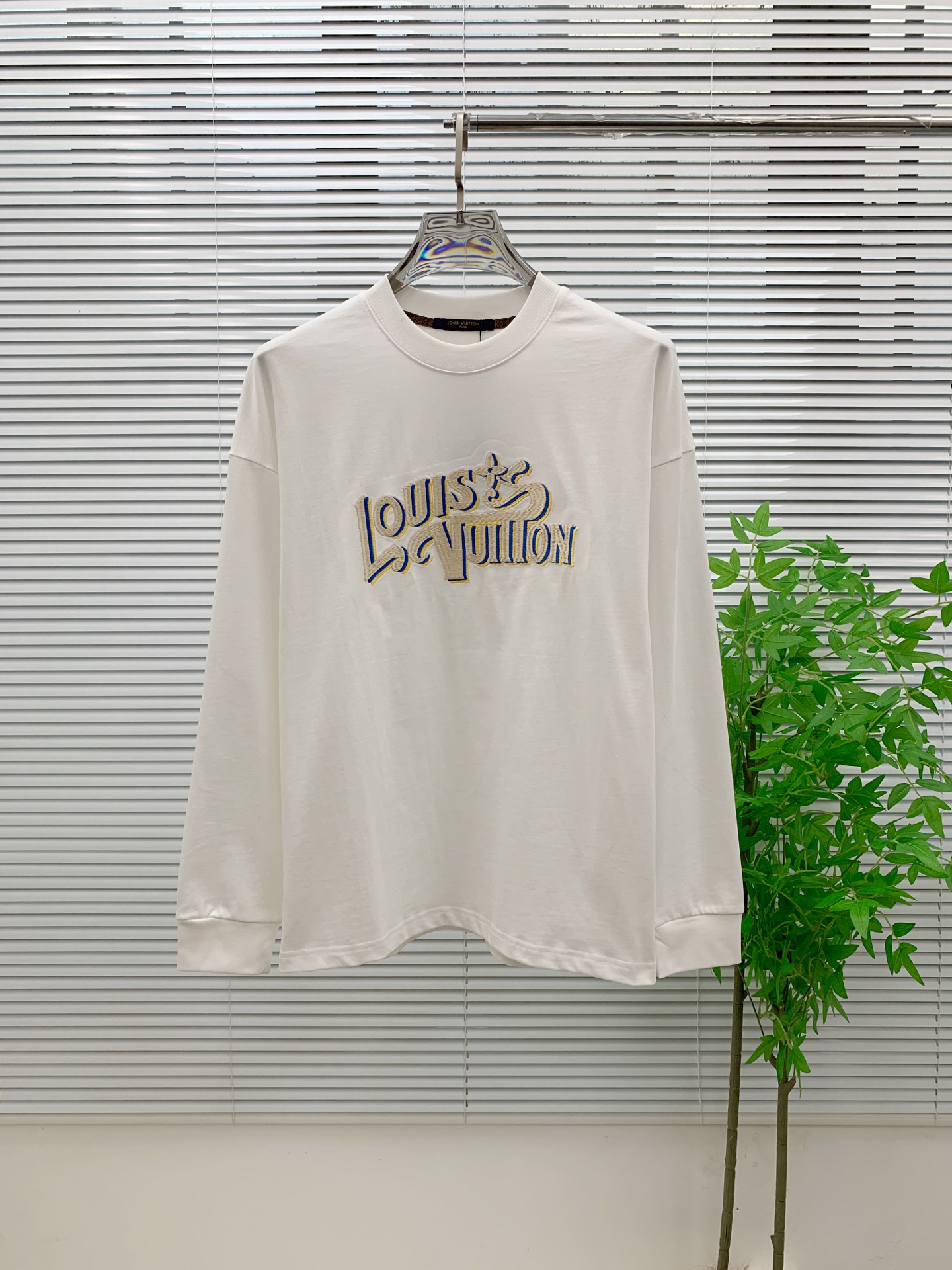 PLV 25ss秋季【新品】新款贸易订单圆领长袖打底衫长袖T恤网红款！上身舒适透气，不僵硬，整体有着丰富