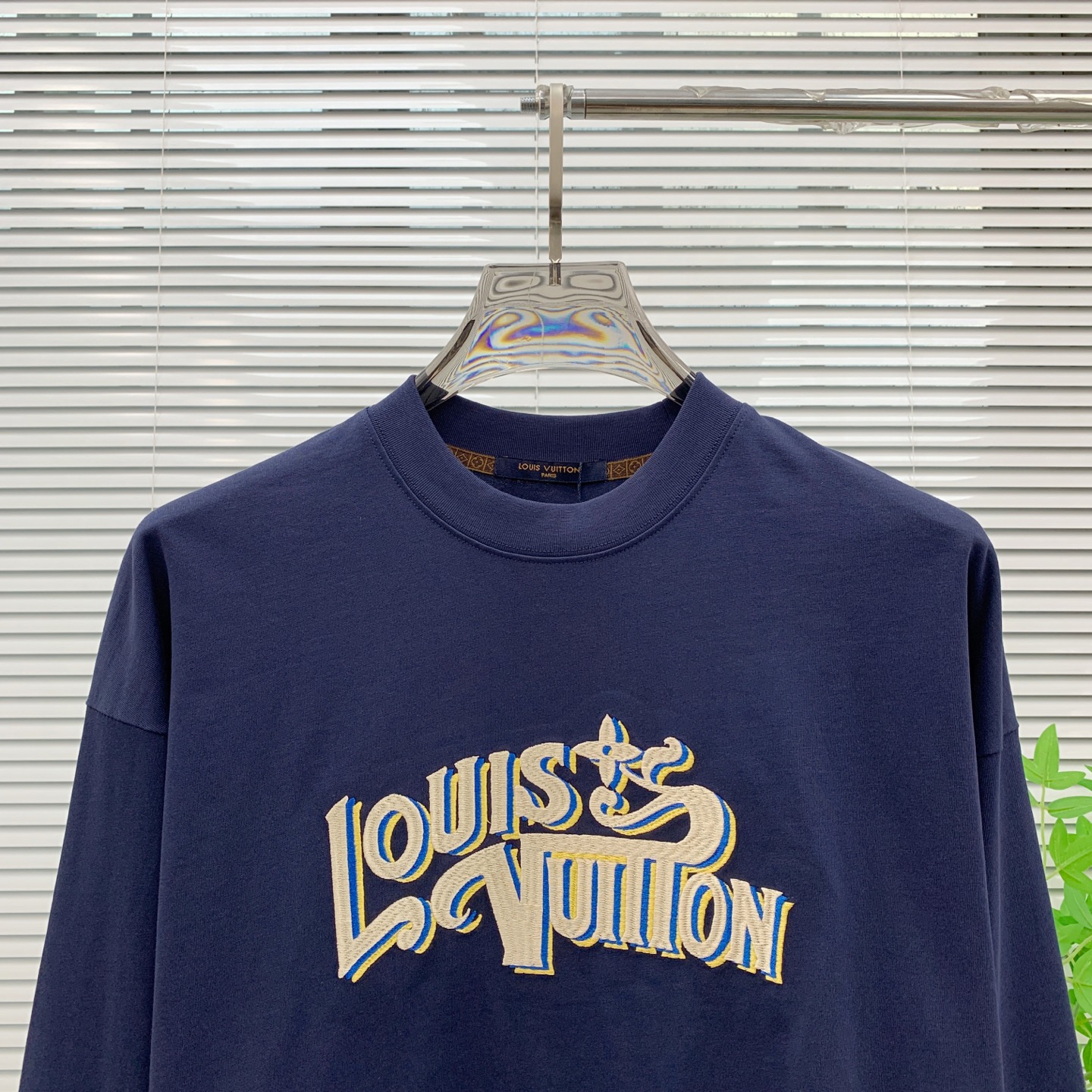 PLV 25ss秋季【新品】新款贸易订单圆领长袖打底衫长袖T恤网红款！上身舒适透气，不僵硬，整体有着丰富