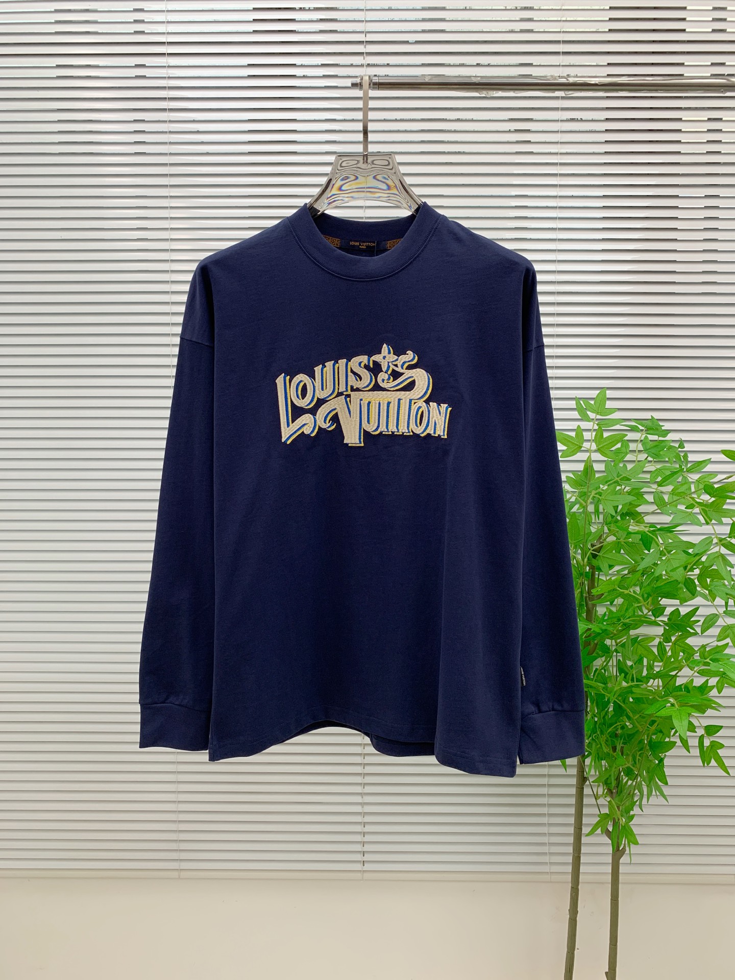 PLV 25ss秋季【新品】新款贸易订单圆领长袖打底衫长袖T恤网红款！上身舒适透气，不僵硬，整体有着丰富