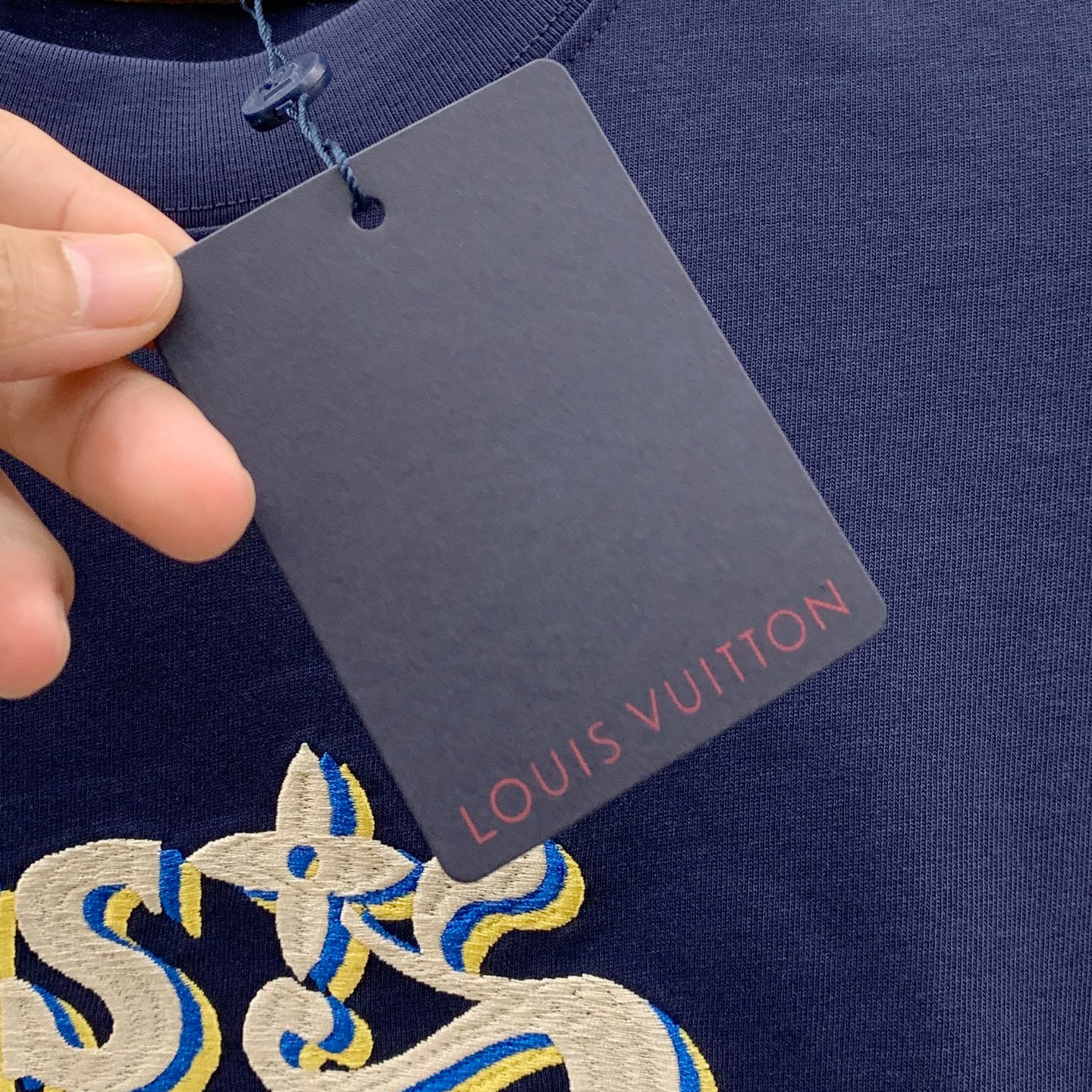 PLV 25ss秋季【新品】新款贸易订单圆领长袖打底衫长袖T恤网红款！上身舒适透气，不僵硬，整体有着丰富