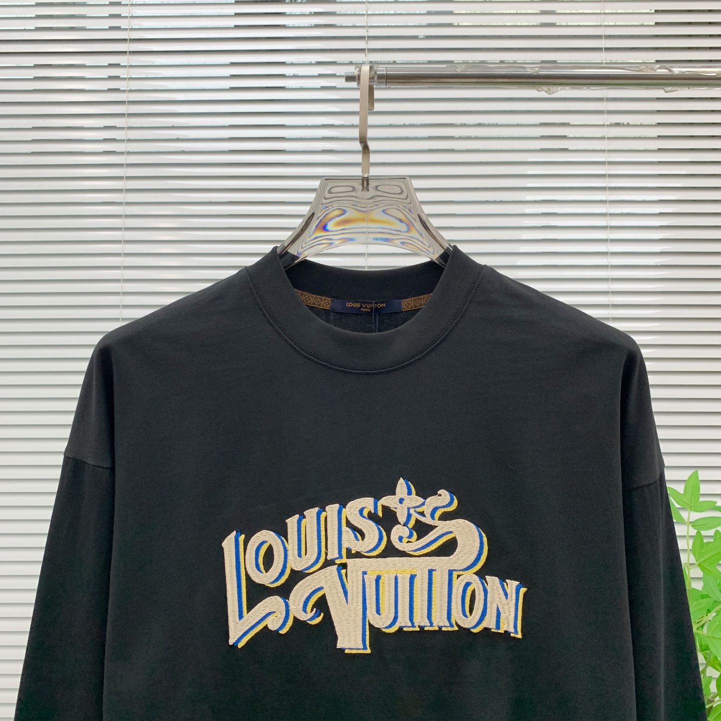 PLV 25ss秋季【新品】新款贸易订单圆领长袖打底衫长袖T恤网红款！上身舒适透气，不僵硬，整体有着丰富