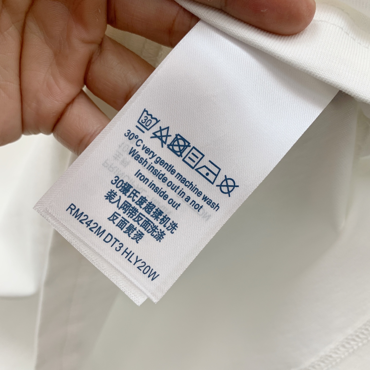 PLV 25ss秋季【新品】新款贸易订单圆领长袖打底衫长袖T恤网红款！上身舒适透气，不僵硬，整体有着丰富