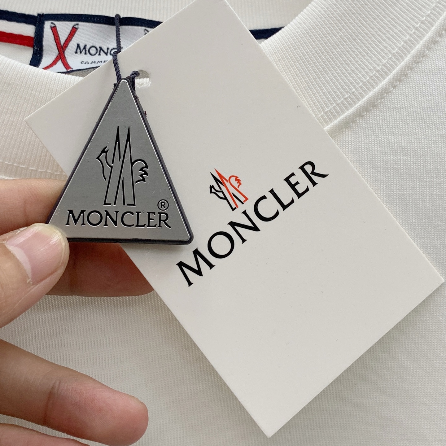 P蒙口25ss秋季【新品】新款贸易订单圆领长袖打底衫长袖T恤网红款！上身舒适透气，不僵硬，整体有着丰富的