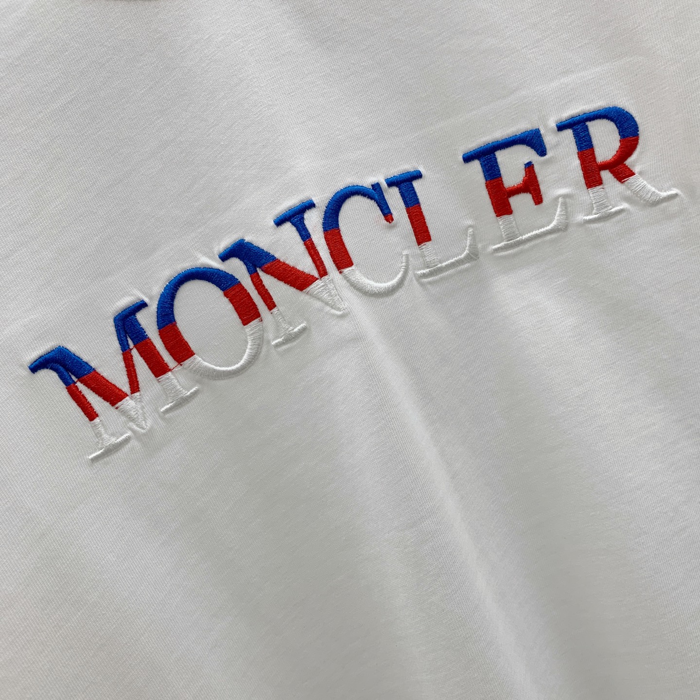 P蒙口25ss秋季【新品】新款贸易订单圆领长袖打底衫长袖T恤网红款！上身舒适透气，不僵硬，整体有着丰富的