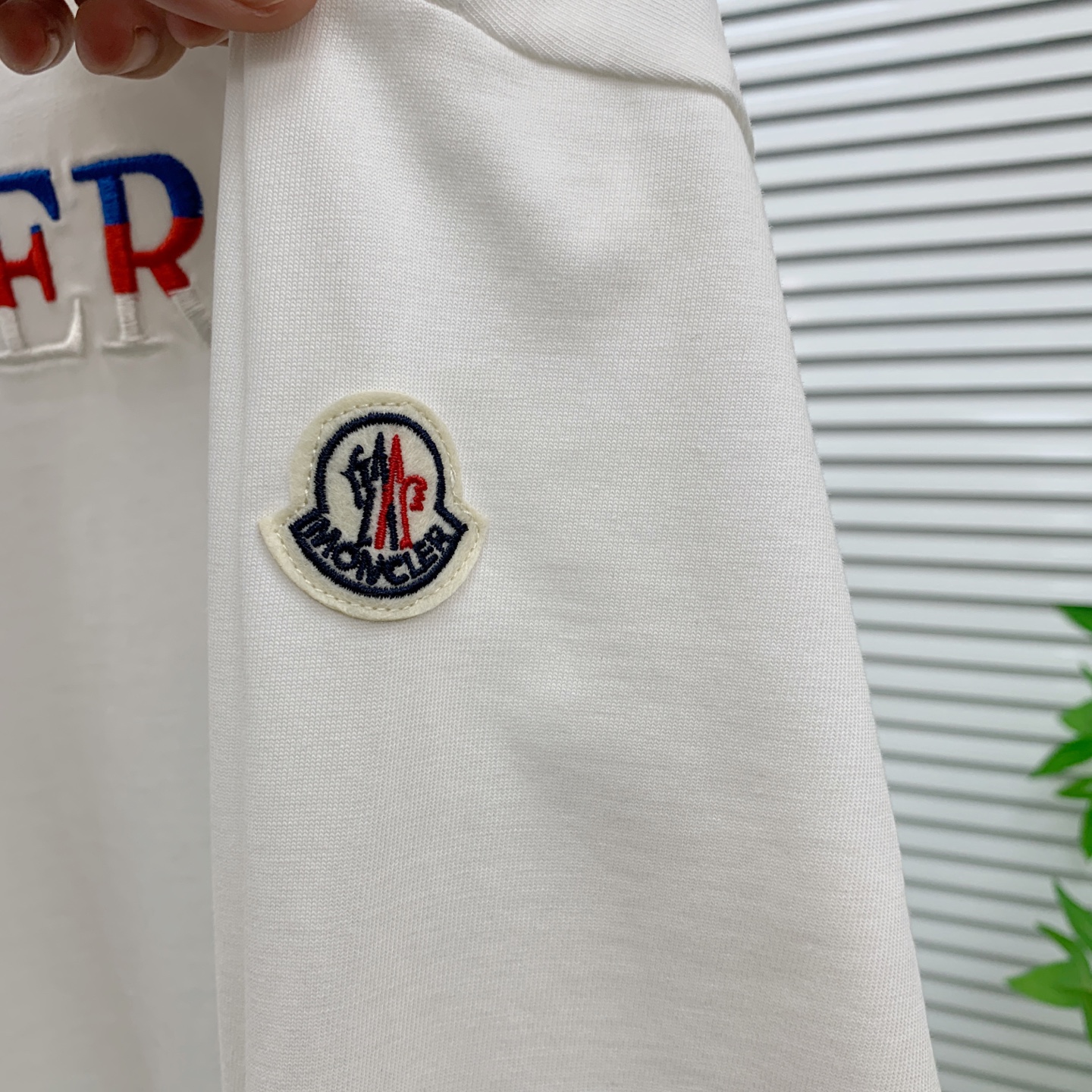 P蒙口25ss秋季【新品】新款贸易订单圆领长袖打底衫长袖T恤网红款！上身舒适透气，不僵硬，整体有着丰富的