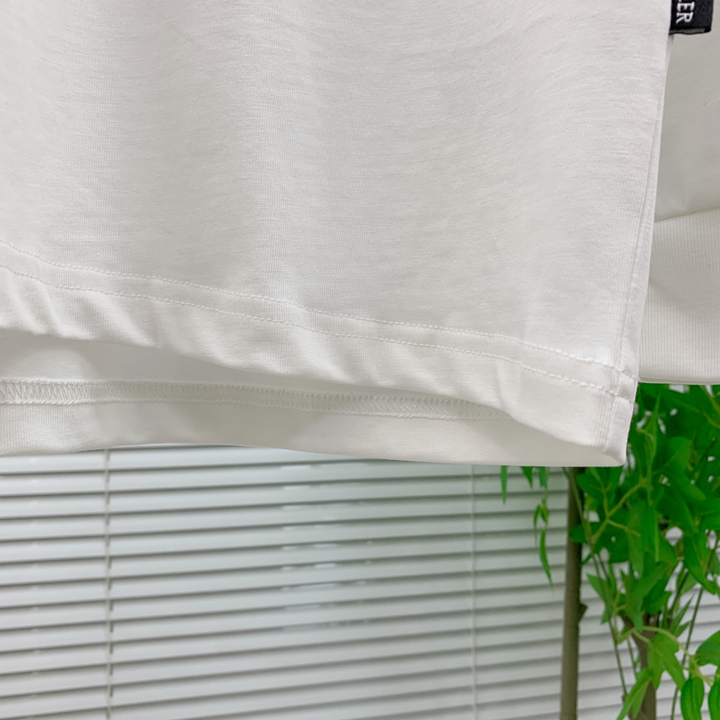 P蒙口25ss秋季【新品】新款贸易订单圆领长袖打底衫长袖T恤网红款！上身舒适透气，不僵硬，整体有着丰富的