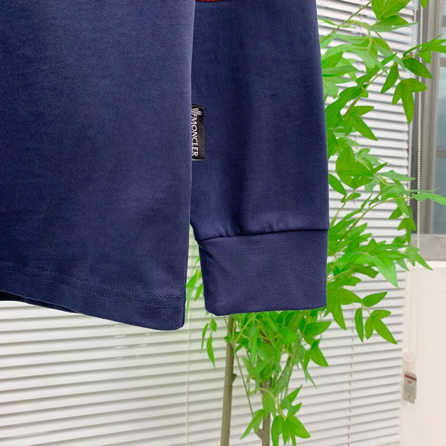 P蒙口25ss秋季【新品】新款贸易订单圆领长袖打底衫长袖T恤网红款！上身舒适透气，不僵硬，整体有着丰富的