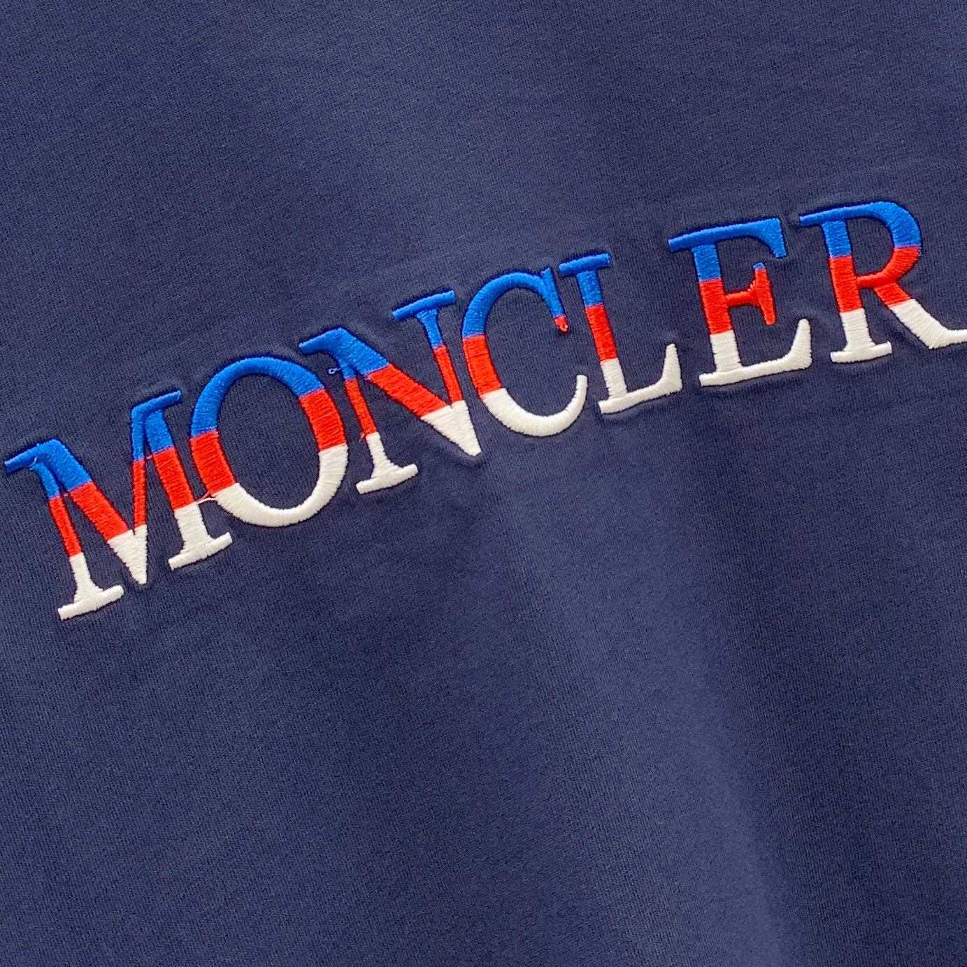 P蒙口25ss秋季【新品】新款贸易订单圆领长袖打底衫长袖T恤网红款！上身舒适透气，不僵硬，整体有着丰富的