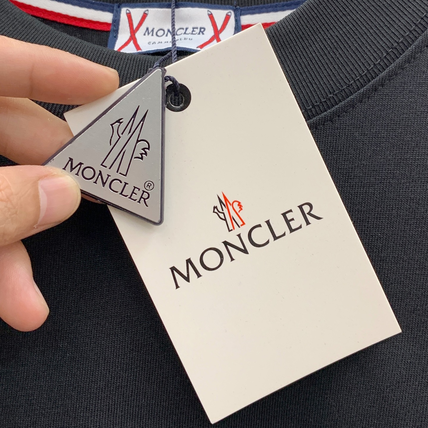 P蒙口25ss秋季【新品】新款贸易订单圆领长袖打底衫长袖T恤网红款！上身舒适透气，不僵硬，整体有着丰富的