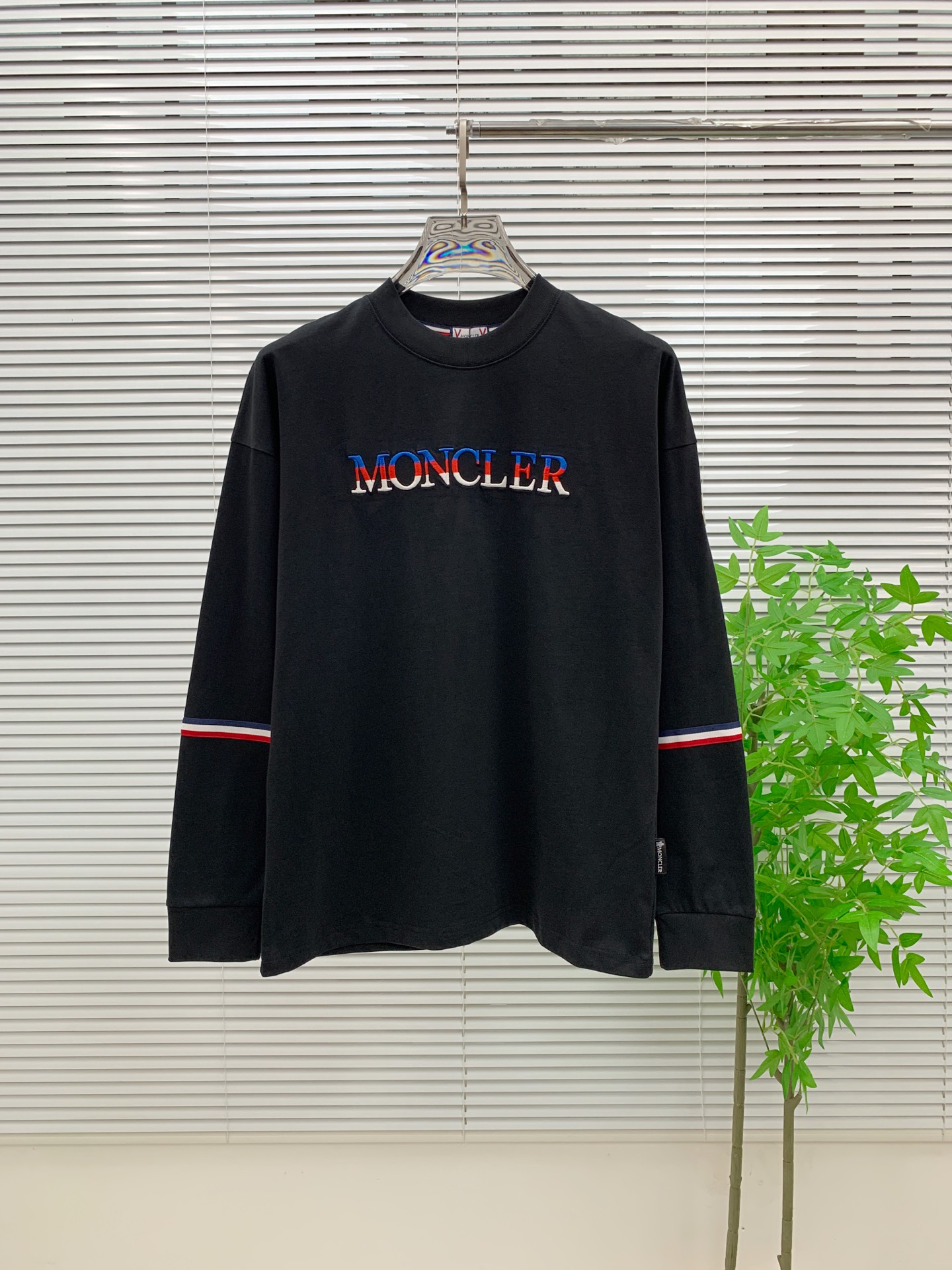 P蒙口25ss秋季【新品】新款贸易订单圆领长袖打底衫长袖T恤网红款！上身舒适透气，不僵硬，整体有着丰富的