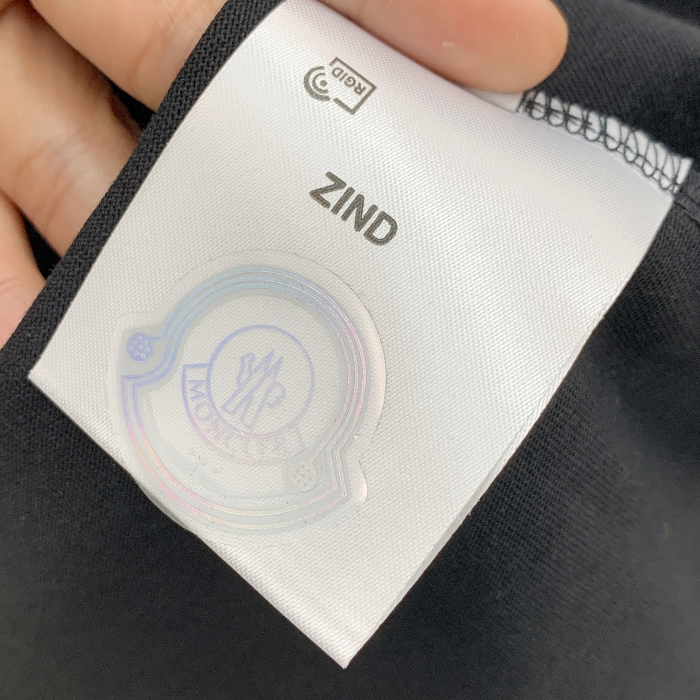 P蒙口25ss秋季【新品】新款贸易订单圆领长袖打底衫长袖T恤网红款！上身舒适透气，不僵硬，整体有着丰富的