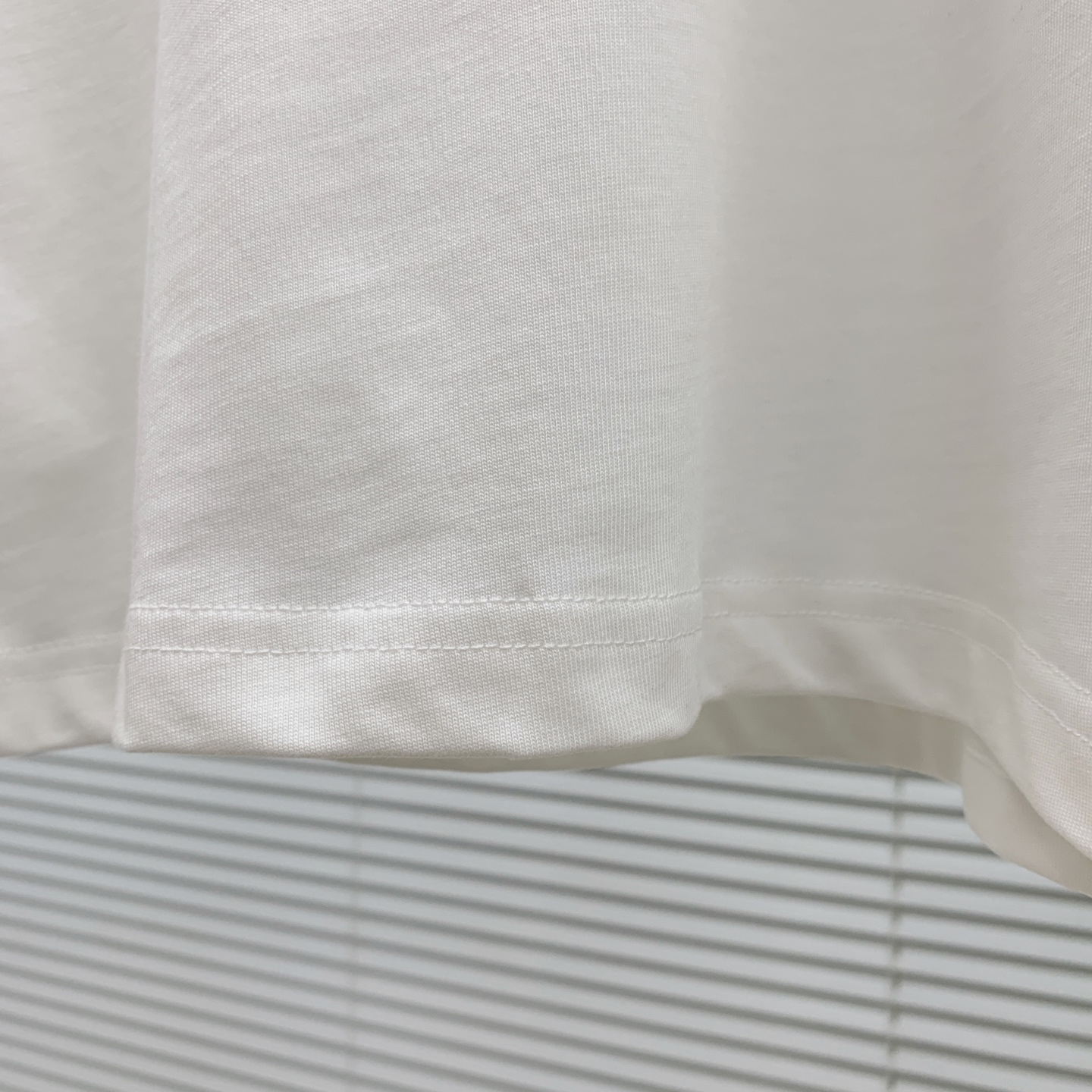 P芬迪25ss秋季【新品】新款贸易订单圆领长袖打底衫长袖T恤网红款！上身舒适透气，不僵硬，整体有着丰富的