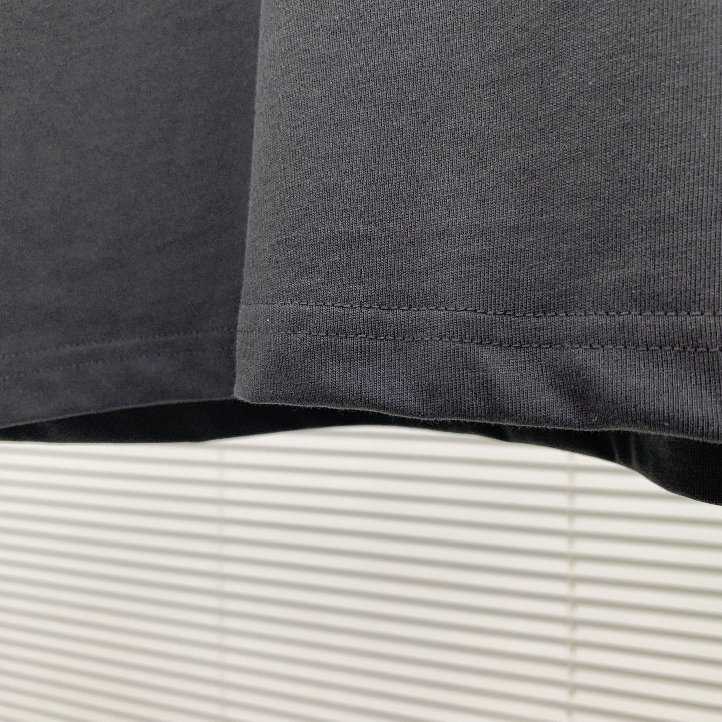 P芬迪25ss秋季【新品】新款贸易订单圆领长袖打底衫长袖T恤网红款！上身舒适透气，不僵硬，整体有着丰富的