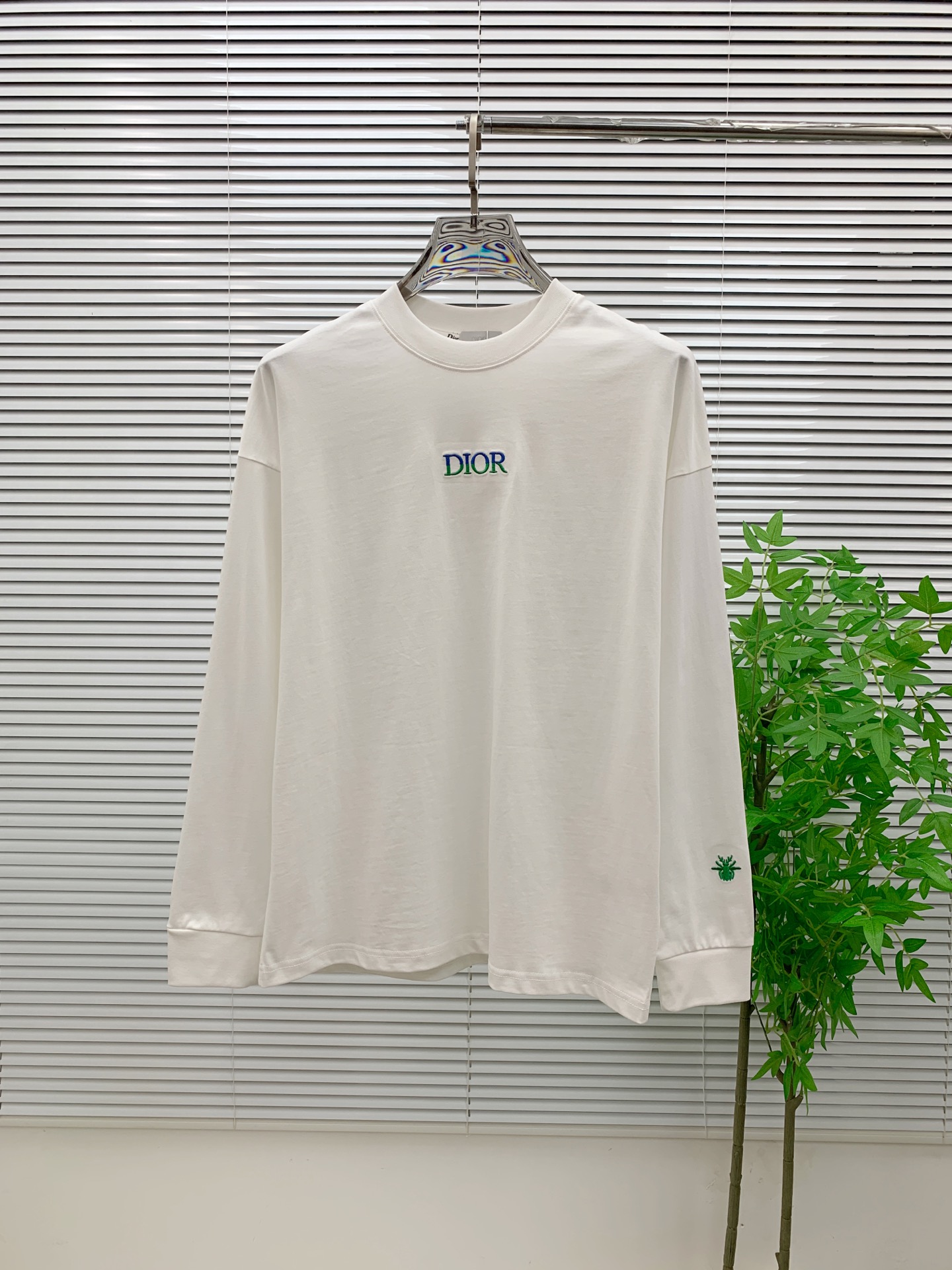 P迪奥25ss秋季【新品】新款贸易订单圆领长袖打底衫长袖T恤网红款！上身舒适透气，不僵硬，整体有着丰富的