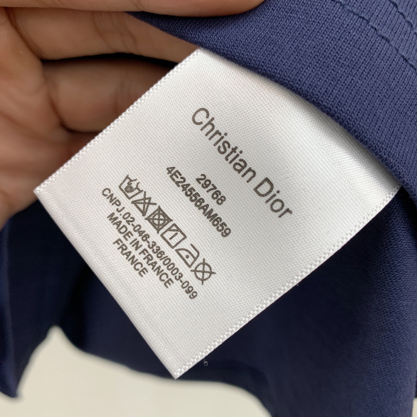 P迪奥25ss秋季【新品】新款贸易订单圆领长袖打底衫长袖T恤网红款！上身舒适透气，不僵硬，整体有着丰富的