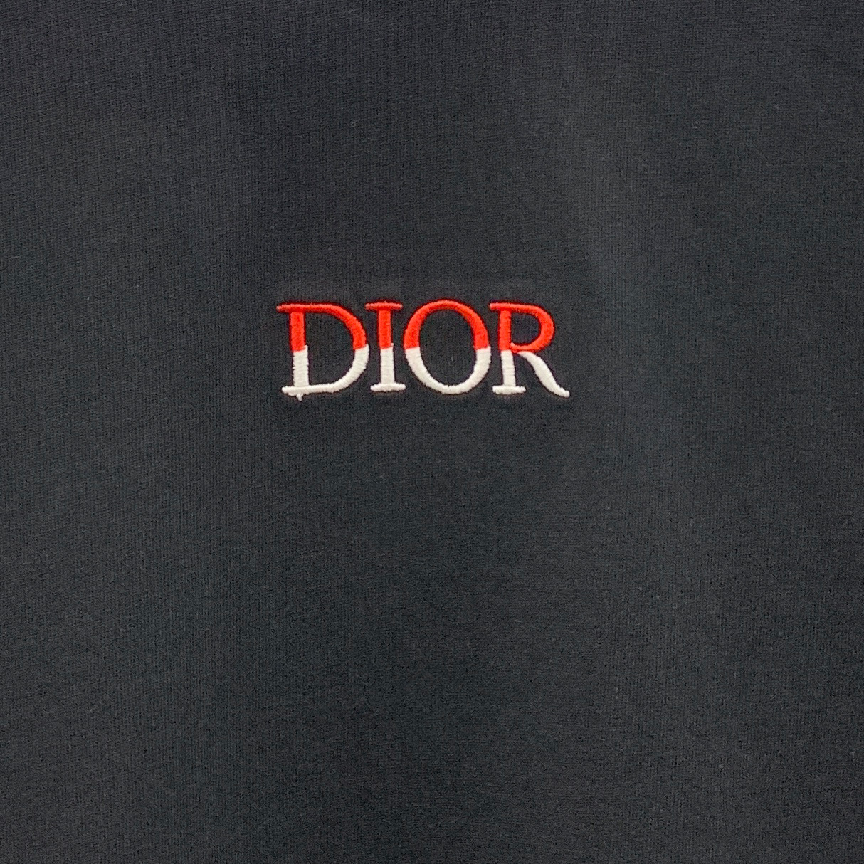 P迪奥25ss秋季【新品】新款贸易订单圆领长袖打底衫长袖T恤网红款！上身舒适透气，不僵硬，整体有着丰富的