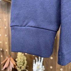 P巴宝莉25ss秋季【新品】新款贸易订单圆领长袖打底衫长袖T恤网红款!上身舒适透气,不僵硬,整体有着丰富 P巴宝莉25ss秋季【新品】新款贸易订单圆领长袖打底衫长袖T恤网红款!上身舒适透气,不僵硬,整体有着丰富