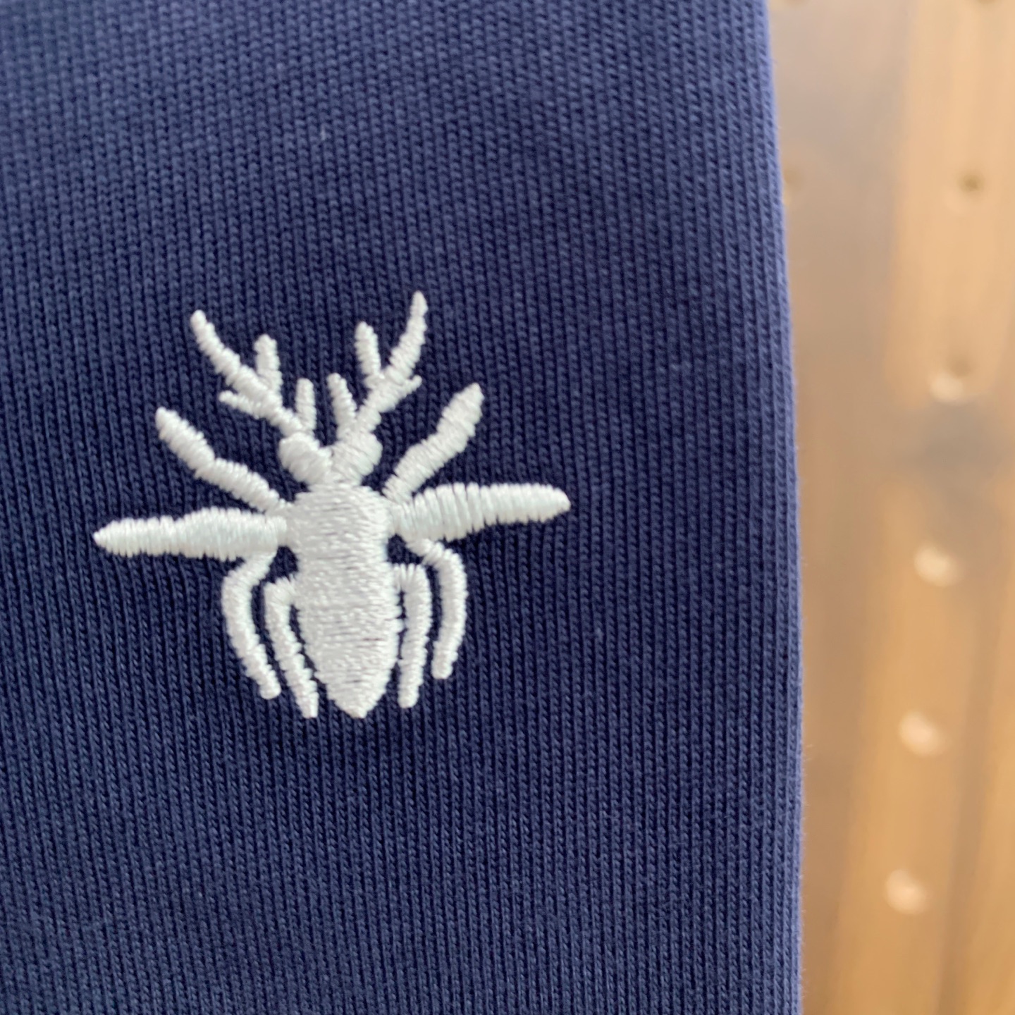 P迪奥25ss秋季【新品】新款贸易订单圆领长袖打底衫长袖T恤网红款！上身舒适透气，不僵硬，整体有着丰富的