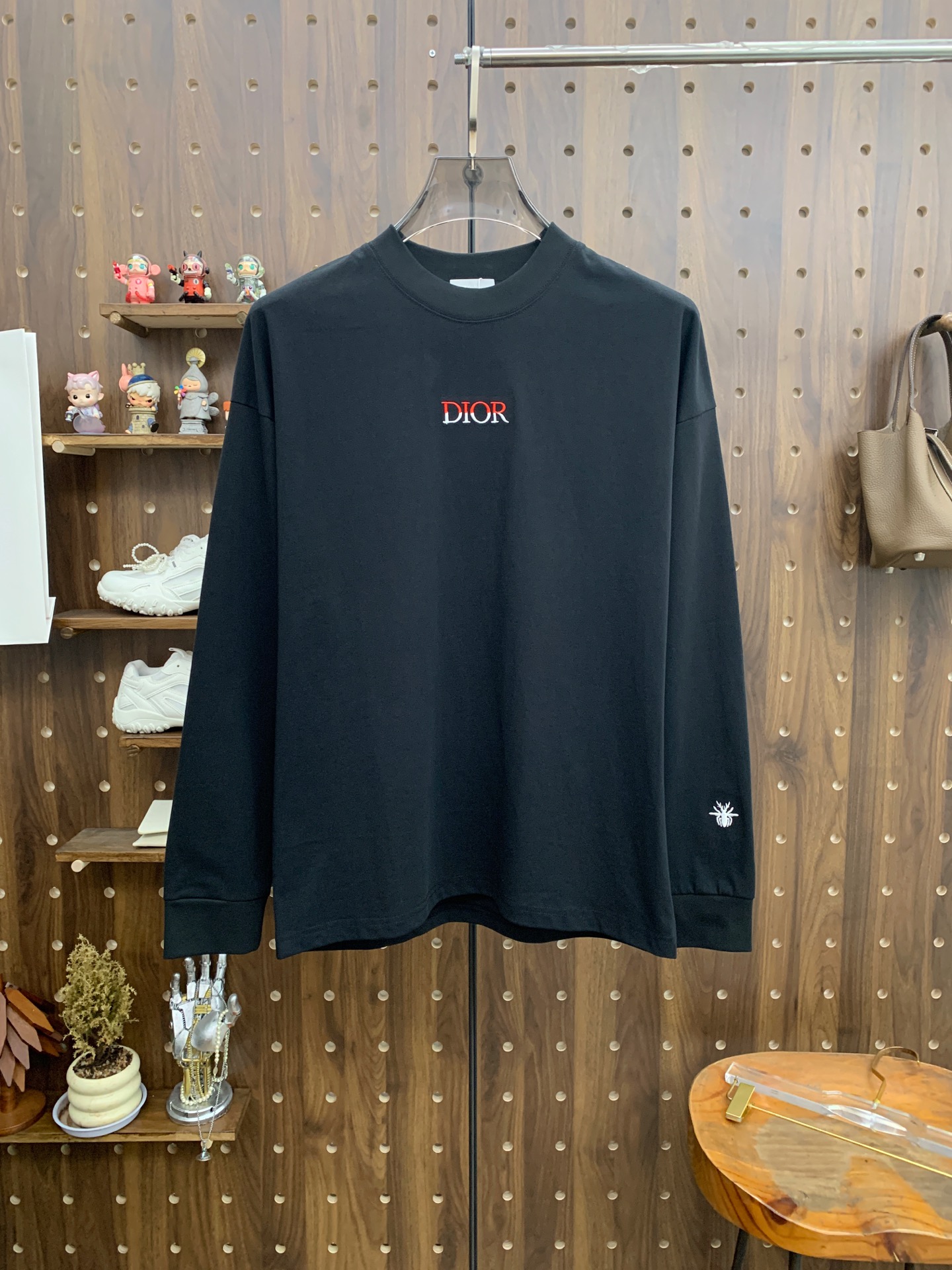 P迪奥25ss秋季【新品】新款贸易订单圆领长袖打底衫长袖T恤网红款！上身舒适透气，不僵硬，整体有着丰富的