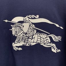 P巴宝莉25ss秋季【新品】新款贸易订单圆领长袖打底衫长袖T恤网红款!上身舒适透气,不僵硬,整体有着丰富 P巴宝莉25ss秋季【新品】新款贸易订单圆领长袖打底衫长袖T恤网红款!上身舒适透气,不僵硬,整体有着丰富