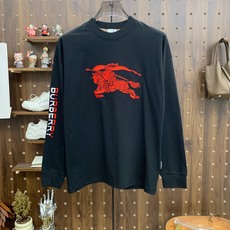 P巴宝莉25ss秋季【新品】新款贸易订单圆领长袖打底衫长袖T恤网红款!上身舒适透气,不僵硬,整体有着丰富 P巴宝莉25ss秋季【新品】新款贸易订单圆领长袖打底衫长袖T恤网红款!上身舒适透气,不僵硬,整体有着丰富