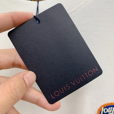 PLV 25ss秋季【新品】新款贸易订单圆领长袖打底衫长袖T恤网红款!上身舒适透气,不僵硬,整体有着丰富 PLV 25ss秋季【新品】新款贸易订单圆领长袖打底衫长袖T恤网红款!上身舒适透气,不僵硬,整体有着丰富