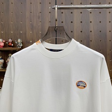 PLV 25ss秋季【新品】新款贸易订单圆领长袖打底衫长袖T恤网红款!上身舒适透气,不僵硬,整体有着丰富 PLV 25ss秋季【新品】新款贸易订单圆领长袖打底衫长袖T恤网红款!上身舒适透气,不僵硬,整体有着丰富