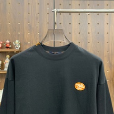 PLV 25ss秋季【新品】新款贸易订单圆领长袖打底衫长袖T恤网红款!上身舒适透气,不僵硬,整体有着丰富 PLV 25ss秋季【新品】新款贸易订单圆领长袖打底衫长袖T恤网红款!上身舒适透气,不僵硬,整体有着丰富