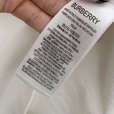 P巴宝莉25ss秋季【新品】新款贸易订单圆领长袖打底衫长袖T恤网红款!上身舒适透气,不僵硬,整体有着丰富 P巴宝莉25ss秋季【新品】新款贸易订单圆领长袖打底衫长袖T恤网红款!上身舒适透气,不僵硬,整体有着丰富
