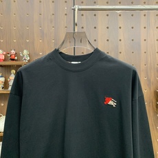 P巴宝莉25ss秋季【新品】新款贸易订单圆领长袖打底衫长袖T恤网红款!上身舒适透气,不僵硬,整体有着丰富 P巴宝莉25ss秋季【新品】新款贸易订单圆领长袖打底衫长袖T恤网红款!上身舒适透气,不僵硬,整体有着丰富