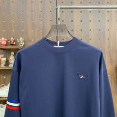 PTB 25ss秋季【新品】新款贸易订单圆领长袖打底衫长袖T恤网红款!上身舒适透气,不僵硬,整体有着丰富 PTB 25ss秋季【新品】新款贸易订单圆领长袖打底衫长袖T恤网红款!上身舒适透气,不僵硬,整体有着丰富