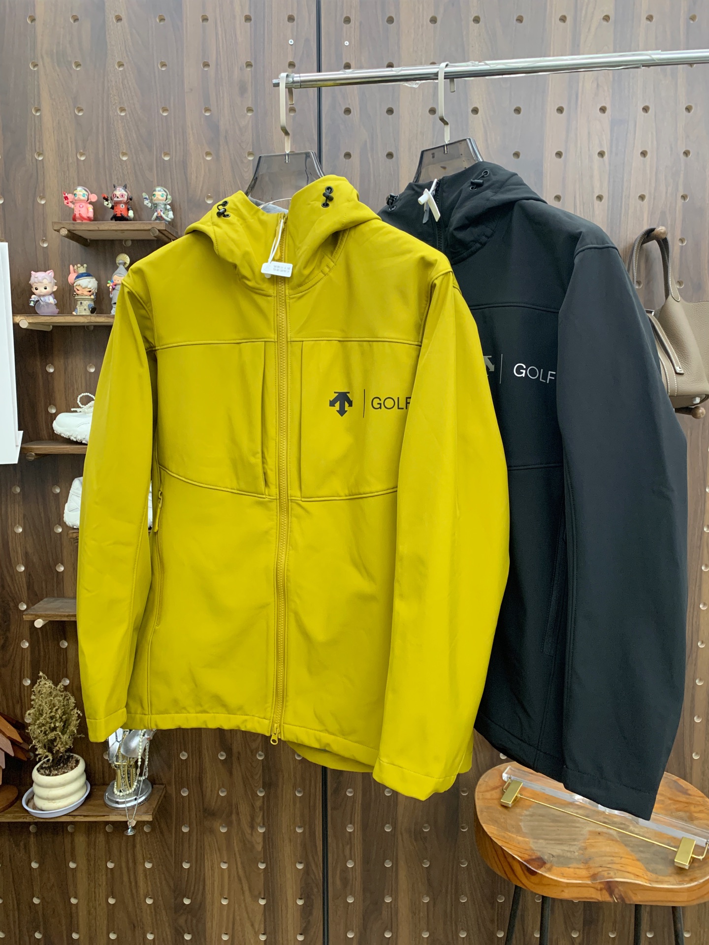 NO:530881,DiSant 25ss Early Autumn [New Product] Trench coat jacket popular, autumn and winter counter new casual and fashionable jacket!  Super avant-garde design style, delicate and comfortable, very light and not easy to wrinkle. Multiple craftsmanship The overall design is quite visual, the upper body is casual and stylish, with a certain degree of clarity, absolutely recommended to be at the most cutting-edge fashion temperament, a must-have for urban casualness. S-2xl,, jackets & coats, jackets & coats, alexander wang19860909迪桑特25ss早秋【新品】风衣夹克外套爆款 秋冬专柜新款休闲时尚夹克外套！超前卫设计风格 细腻舒适 穿着非常轻便不易起皱.多重重工艺 整体的设计颇具视觉感,上身休闲有型,有一定的挺括度,绝对走在时尚最尖端的气质感推荐,都市休闲必备.码数S-2xl,,jackets & coats,jackets & coats,alexander wang,Men's clothing