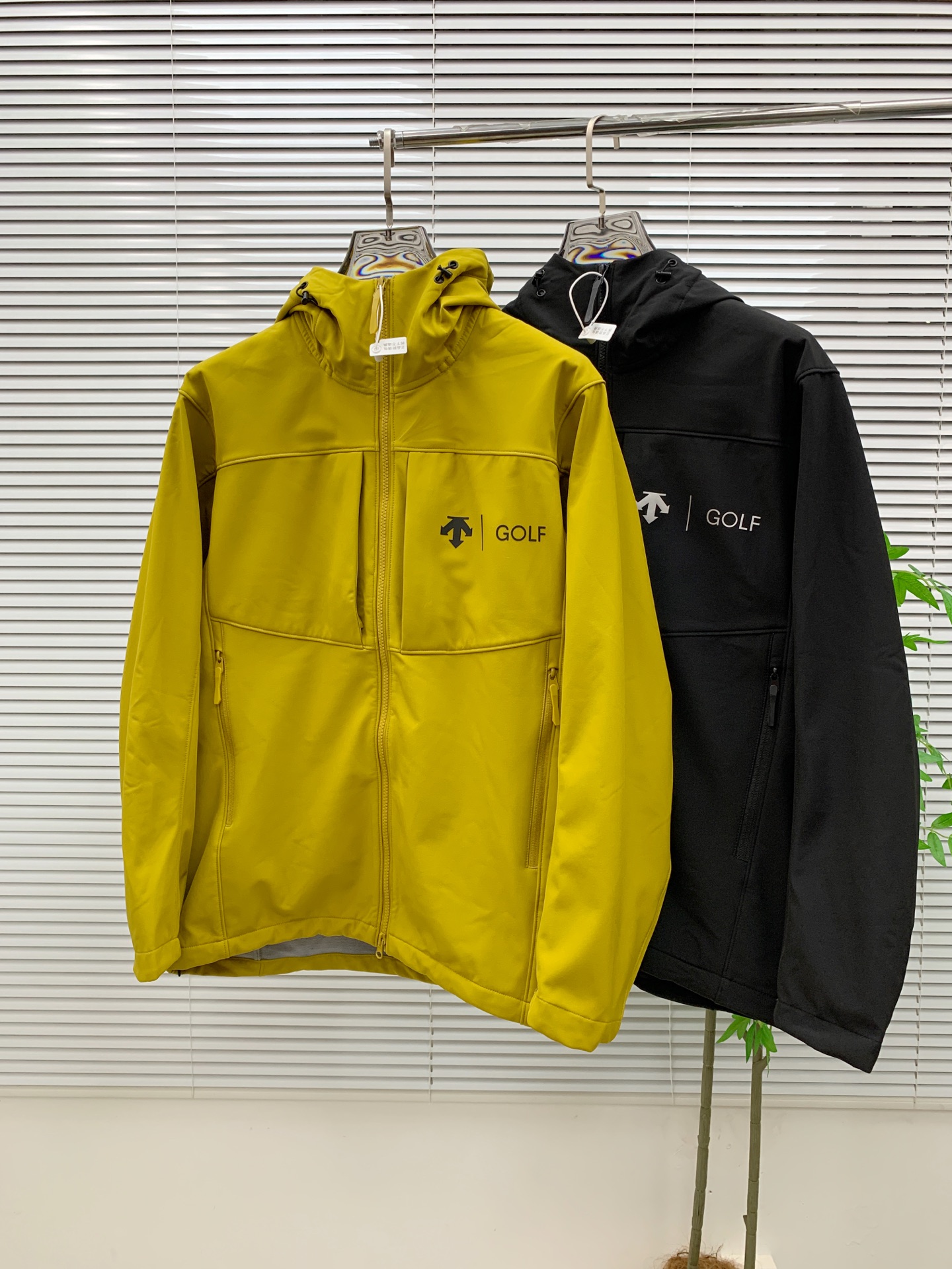 NO:538447,DiSant 25ss Early Autumn [New Product] Trench coat jacket popular, autumn and winter counter new casual and fashionable jacket!  Super avant-garde design style, delicate and comfortable, very light and not easy to wrinkle. Multiple craftsmanship The overall design is quite visual, the upper body is casual and stylish, with a certain degree of clarity, absolutely recommended to be at the most cutting-edge fashion temperament, a must-have for urban casualness. S-2xl,, jackets & coats, jackets & coats, alexander wang19860909迪桑特25ss早秋【新品】风衣夹克外套爆款 秋冬专柜新款休闲时尚夹克外套！超前卫设计风格 细腻舒适 穿着非常轻便不易起皱.多重重工艺 整体的设计颇具视觉感,上身休闲有型,有一定的挺括度,绝对走在时尚最尖端的气质感推荐,都市休闲必备.码数S-2xl,,jackets & coats,jackets & coats,alexander wang,Men's clothing