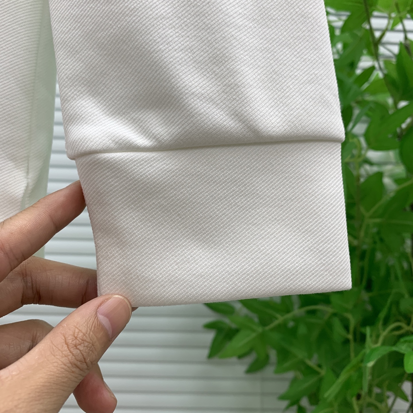 P195💰巴宝莉秋冬25SS【新品】新款长袖翻领T恤polo，最高版本客供定制高端朱地面料简单时尚款，拼色螺纹超级好看！经典logo简单大方的款式！满满的高级感，四季可穿。简欧风格💎官网在售码数：M-3XL！