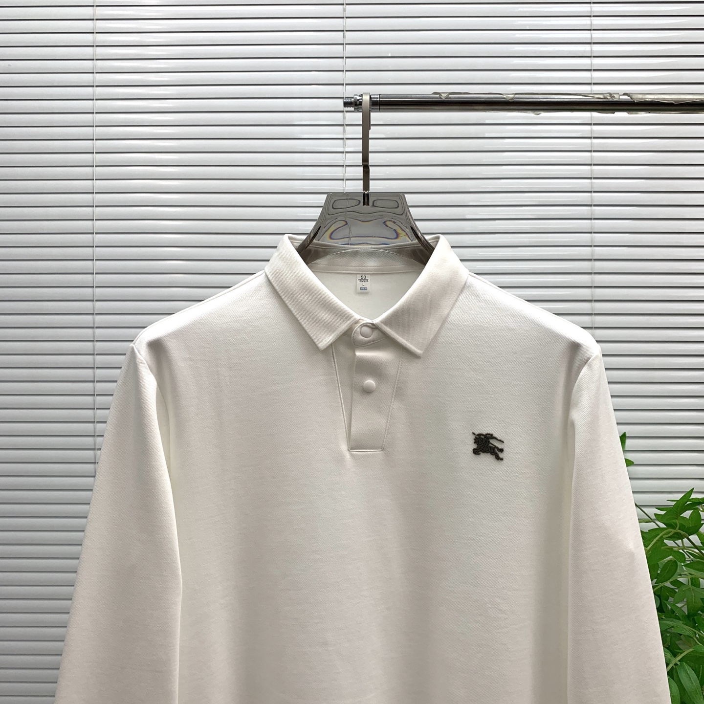 P195💰巴宝莉秋冬25SS【新品】新款长袖翻领T恤polo，最高版本客供定制高端朱地面料简单时尚款，拼色螺纹超级好看！经典logo简单大方的款式！满满的高级感，四季可穿。简欧风格💎官网在售码数：M-3XL！