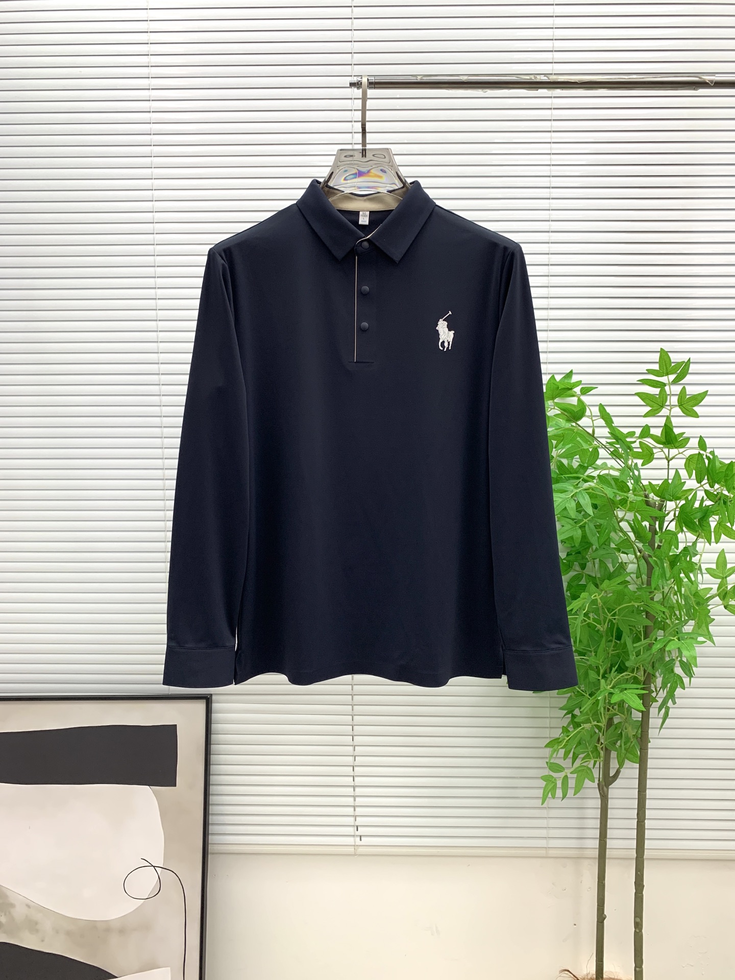 P195💰保罗秋冬25SS【新品】新款长袖翻领T恤polo，最高版本客供定制高端朱地面料简单时尚款，拼色螺纹超级好看！经典logo简单大方的款式！满满的高级感，四季可穿。简欧风格💎官网在售码数：M-3XL！