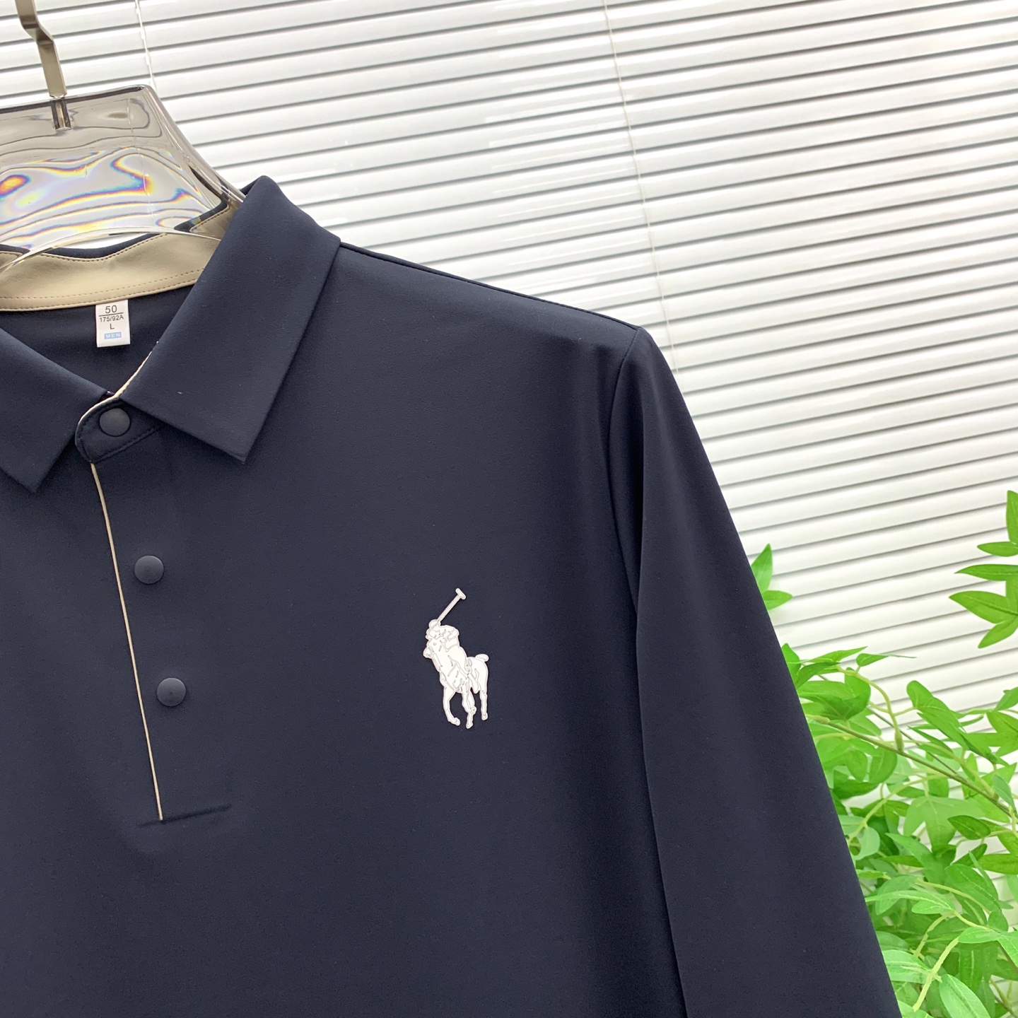 P195💰保罗秋冬25SS【新品】新款长袖翻领T恤polo，最高版本客供定制高端朱地面料简单时尚款，拼色螺纹超级好看！经典logo简单大方的款式！满满的高级感，四季可穿。简欧风格💎官网在售码数：M-3XL！