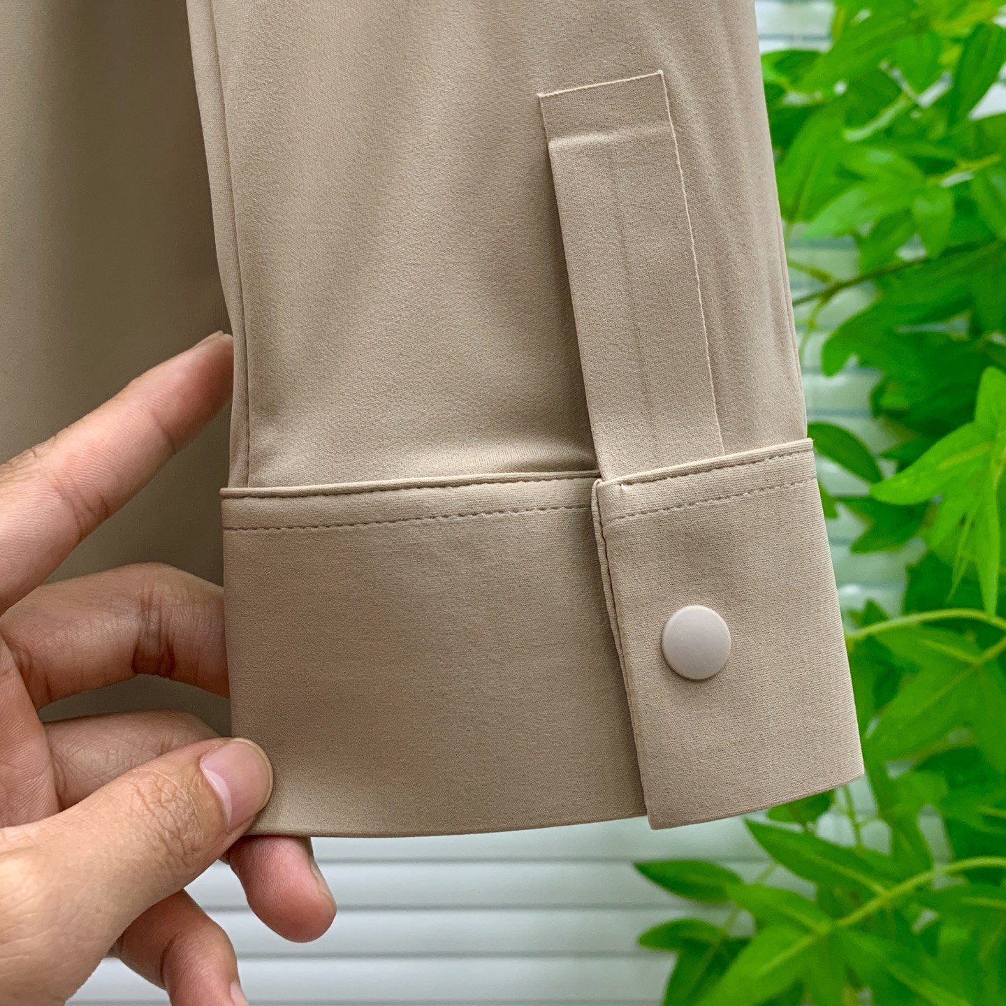 P195💰始祖鸟秋冬25SS【新品】新款长袖翻领T恤polo，最高版本客供定制高端朱地面料简单时尚款，拼色螺纹超级好看！经典logo简单大方的款式！满满的高级感，四季可穿。简欧风格💎官网在售码数：M-3XL！