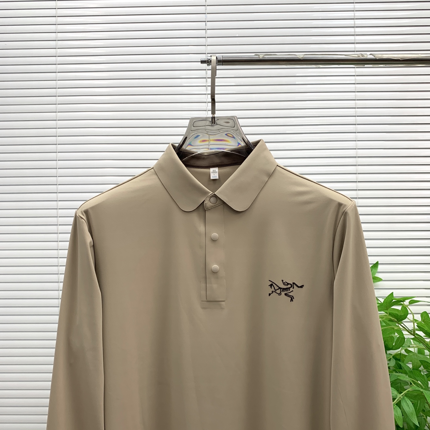 P195💰始祖鸟秋冬25SS【新品】新款长袖翻领T恤polo，最高版本客供定制高端朱地面料简单时尚款，拼色螺纹超级好看！经典logo简单大方的款式！满满的高级感，四季可穿。简欧风格💎官网在售码数：M-3XL！