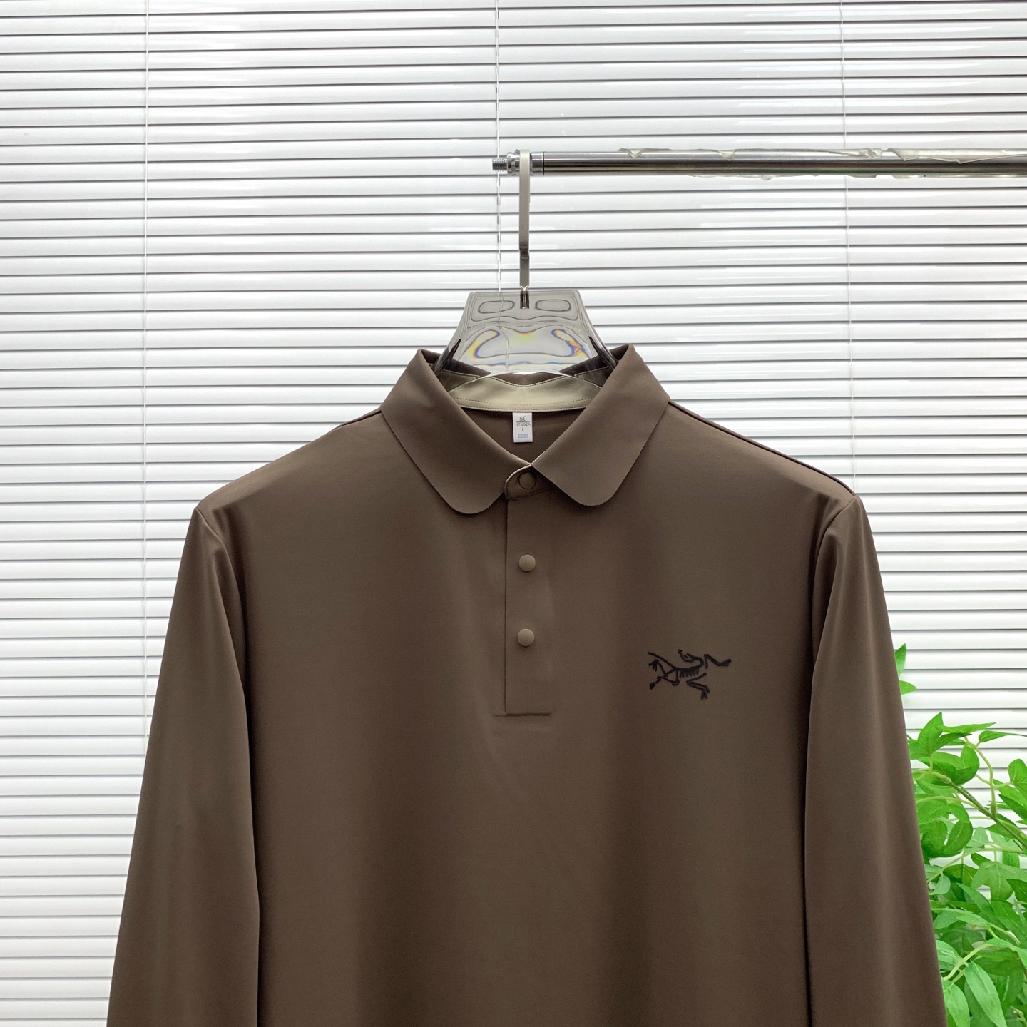 P195💰始祖鸟秋冬25SS【新品】新款长袖翻领T恤polo，最高版本客供定制高端朱地面料简单时尚款，拼色螺纹超级好看！经典logo简单大方的款式！满满的高级感，四季可穿。简欧风格💎官网在售码数：M-3XL！
