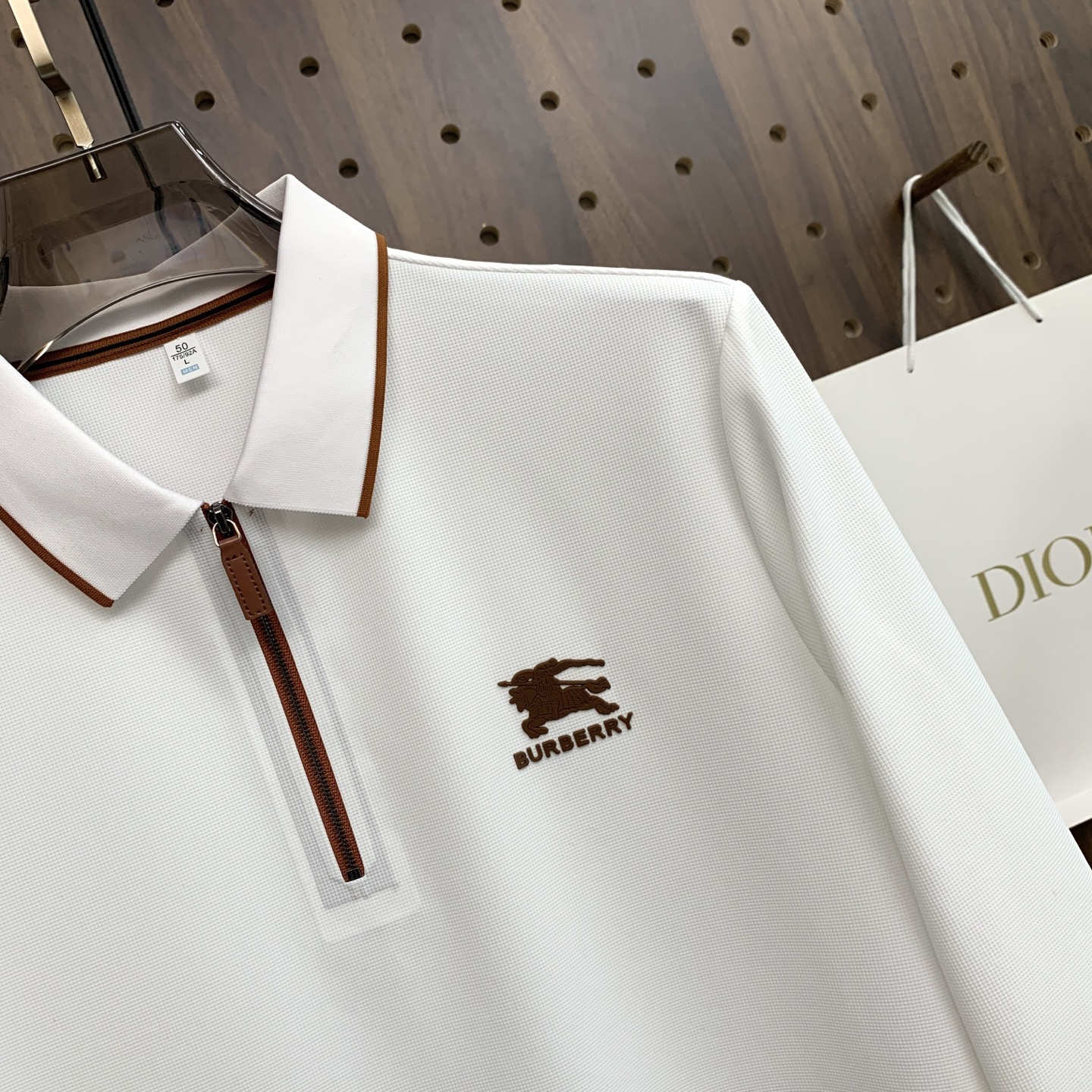 🌾P巴宝莉秋冬25SS【新品】新款长袖翻领T恤Polo，最高版本客供定制高端朱地面料简单时尚款，拼色螺纹