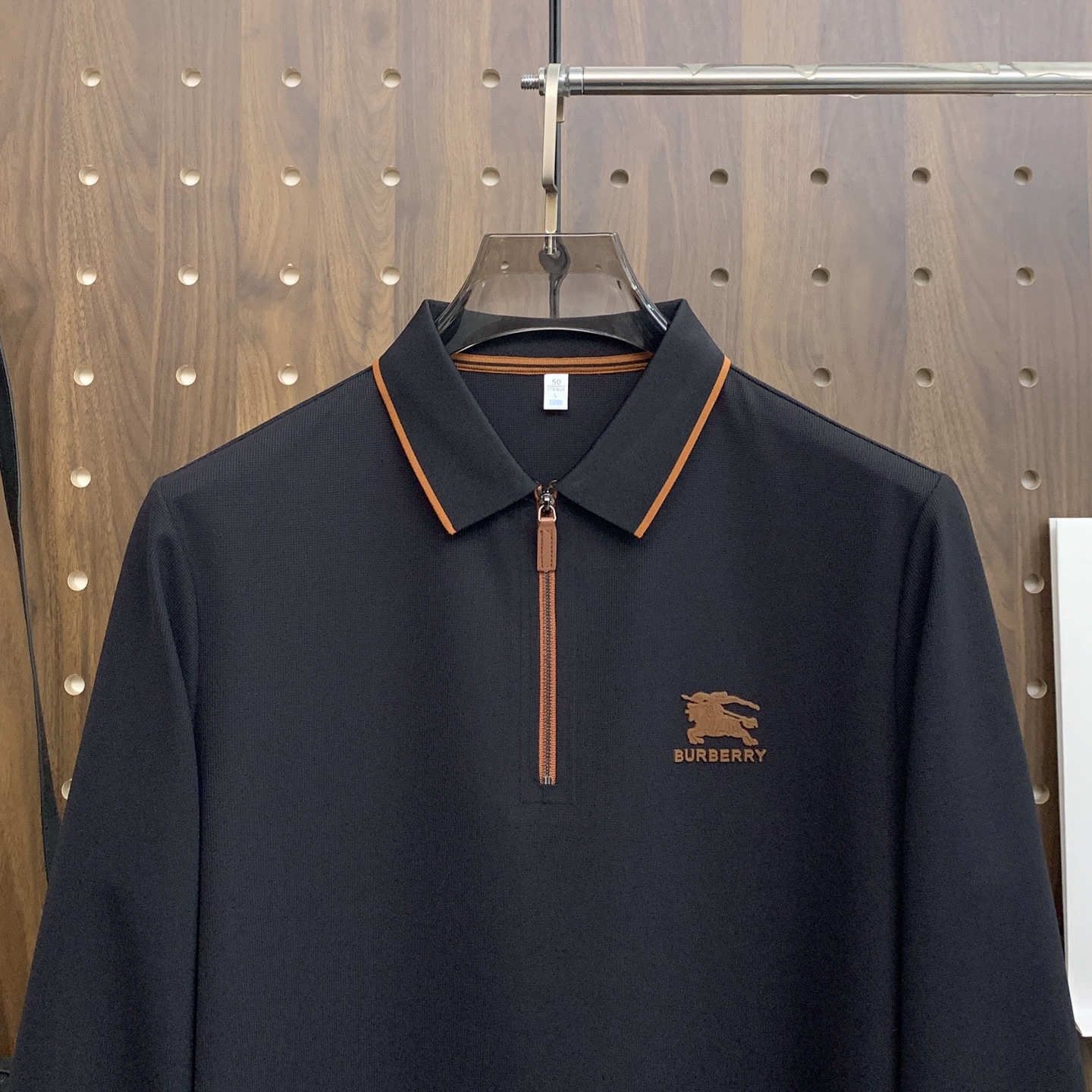 🌾P巴宝莉秋冬25SS【新品】新款长袖翻领T恤Polo，最高版本客供定制高端朱地面料简单时尚款，拼色螺纹