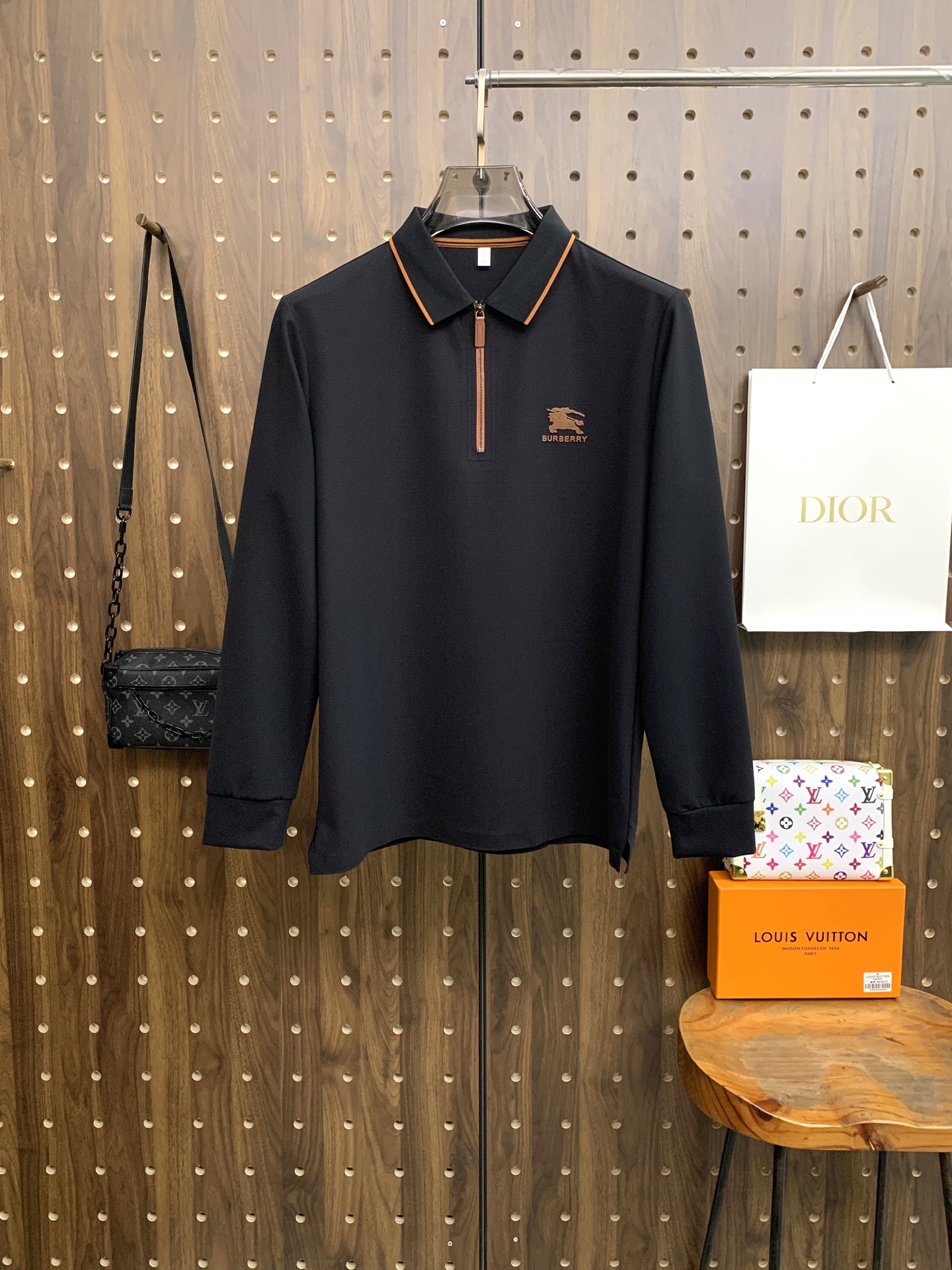 🌾P巴宝莉秋冬25SS【新品】新款长袖翻领T恤Polo，最高版本客供定制高端朱地面料简单时尚款，拼色螺纹