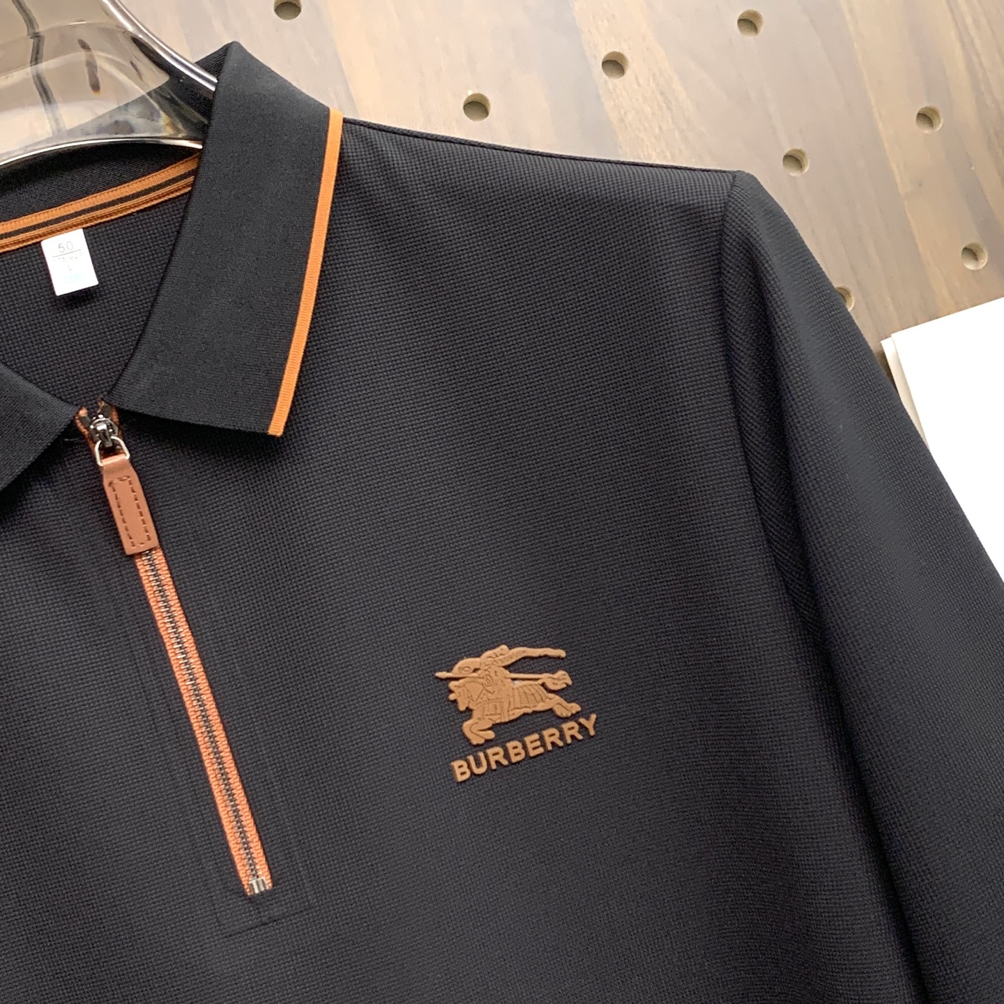 🌾P巴宝莉秋冬25SS【新品】新款长袖翻领T恤Polo，最高版本客供定制高端朱地面料简单时尚款，拼色螺纹