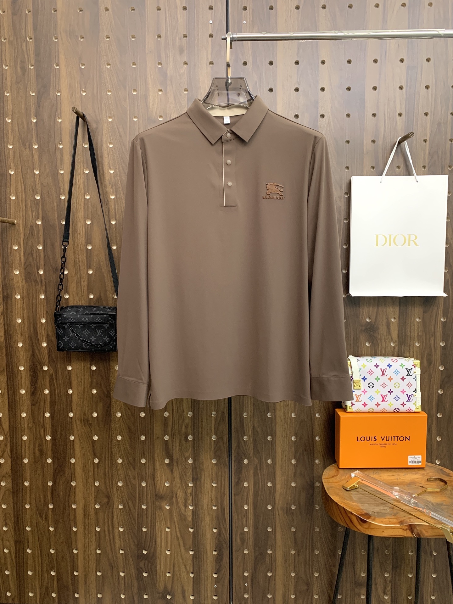 🌾P巴宝莉秋冬25SS【新品】新款长袖翻领T恤Polo，最高版本客供定制高端朱地面料简单时尚款，拼色螺纹