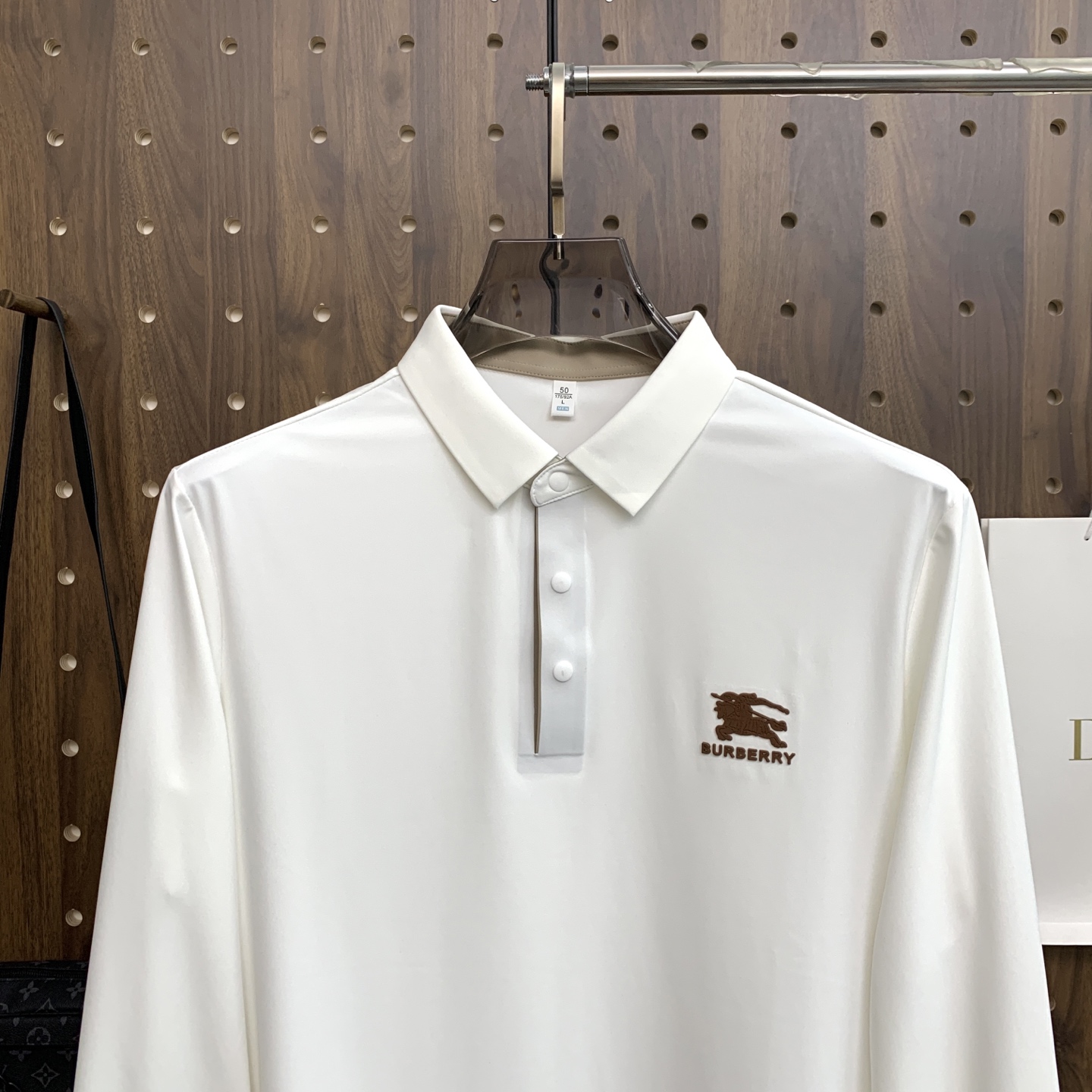 🌾P巴宝莉秋冬25SS【新品】新款长袖翻领T恤Polo，最高版本客供定制高端朱地面料简单时尚款，拼色螺纹